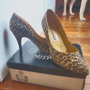 Leopard print heels, size 6